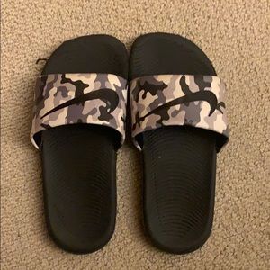 Nike slides snow camo